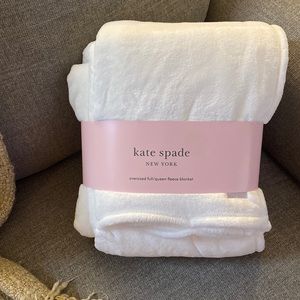 Kate Spade New York Oversized Full / Queen Fleece Blanket White